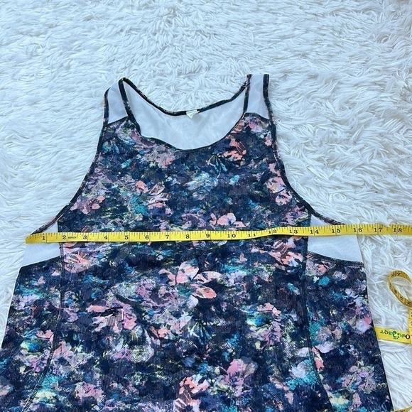 Lululemon Sculpt Tank - Picture 2 of 4